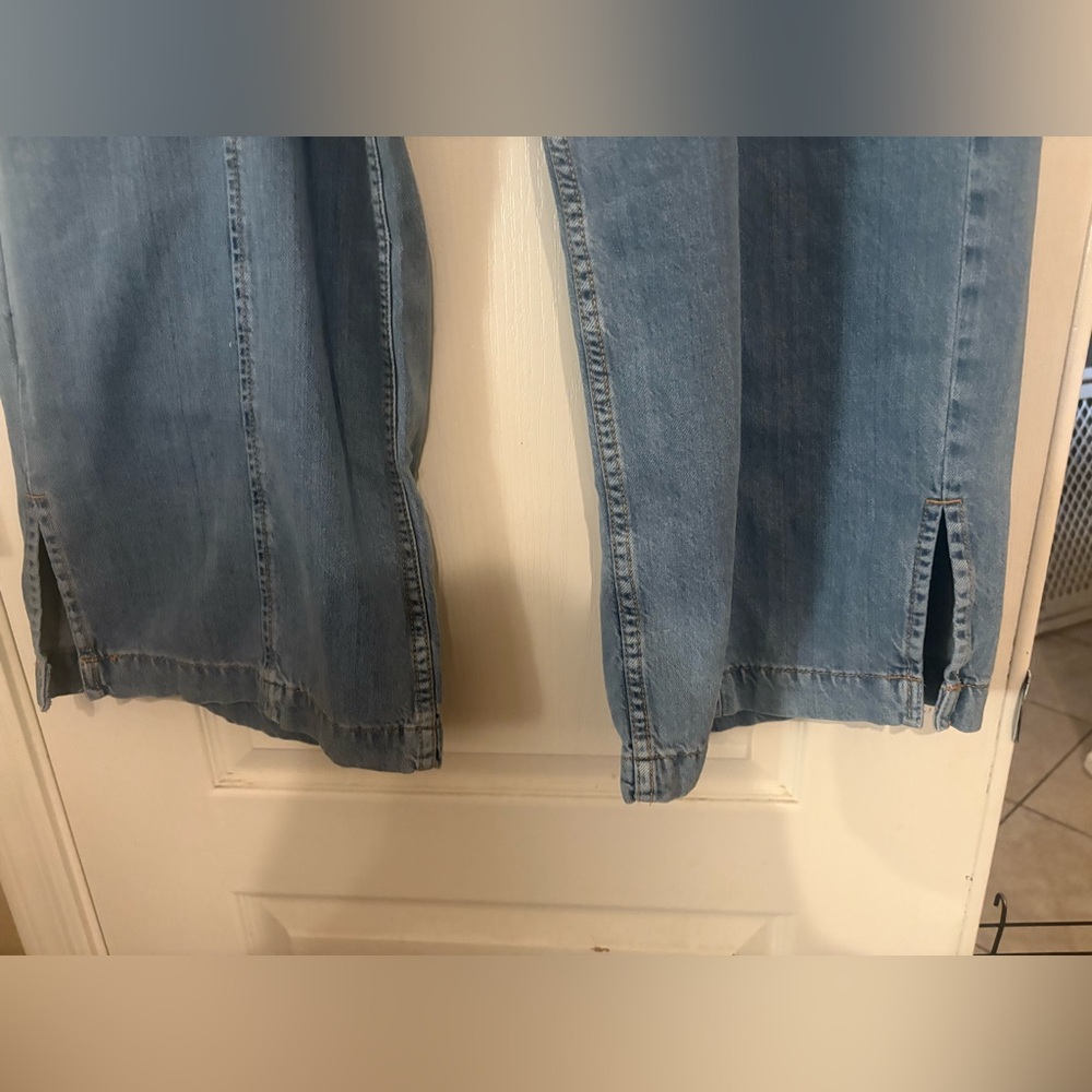 Women's Light Blue Cargo Jeans - Picture 5 of 6